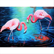 Foto laden in Gallery viewer, Flamingo&#39;s in het water Diamond painting | Eigen foto | Dieren | Kopen | Dikke dames | Action | Nederland | Steentjes | Diamant | De Diamond Painter