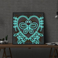 Foto laden in Gallery viewer, Love | Glow in the dark 30x30cm Diamond painting | Eigen foto | Dieren | Kopen | Dikke dames | Action | Nederland | Steentjes | Diamant | De Diamond Painter