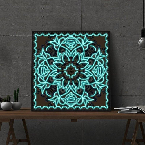 Mandala 4 | Glow in the dark 30x30cm Diamond painting | Eigen foto | Dieren | Kopen | Dikke dames | Action | Nederland | Steentjes | Diamant | De Diamond Painter