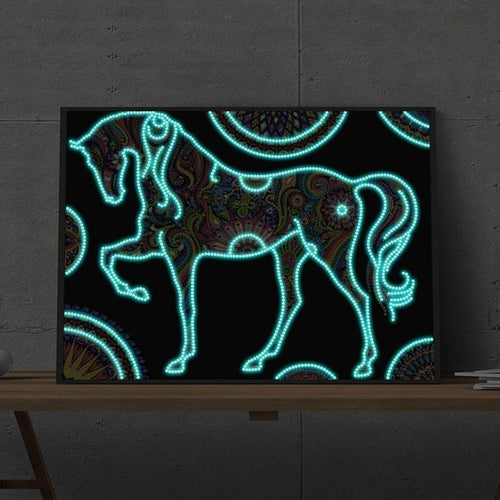 Paard | Glow in the dark 30x40cm Diamond painting | Eigen foto | Dieren | Kopen | Dikke dames | Action | Nederland | Steentjes | Diamant | De Diamond Painter