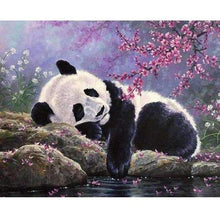 Foto laden in Gallery viewer, Slapende panda Diamond painting | Eigen foto | Dieren | Kopen | Dikke dames | Action | Nederland | Steentjes | Diamant | De Diamond Painter